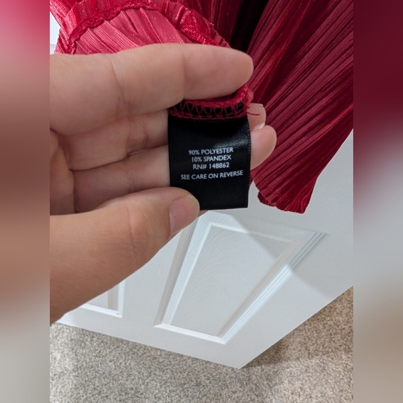 Torrid Jester Red Velvet Pleated Goddess Tank in Size 2 (18/20) - Picture 9 of 11